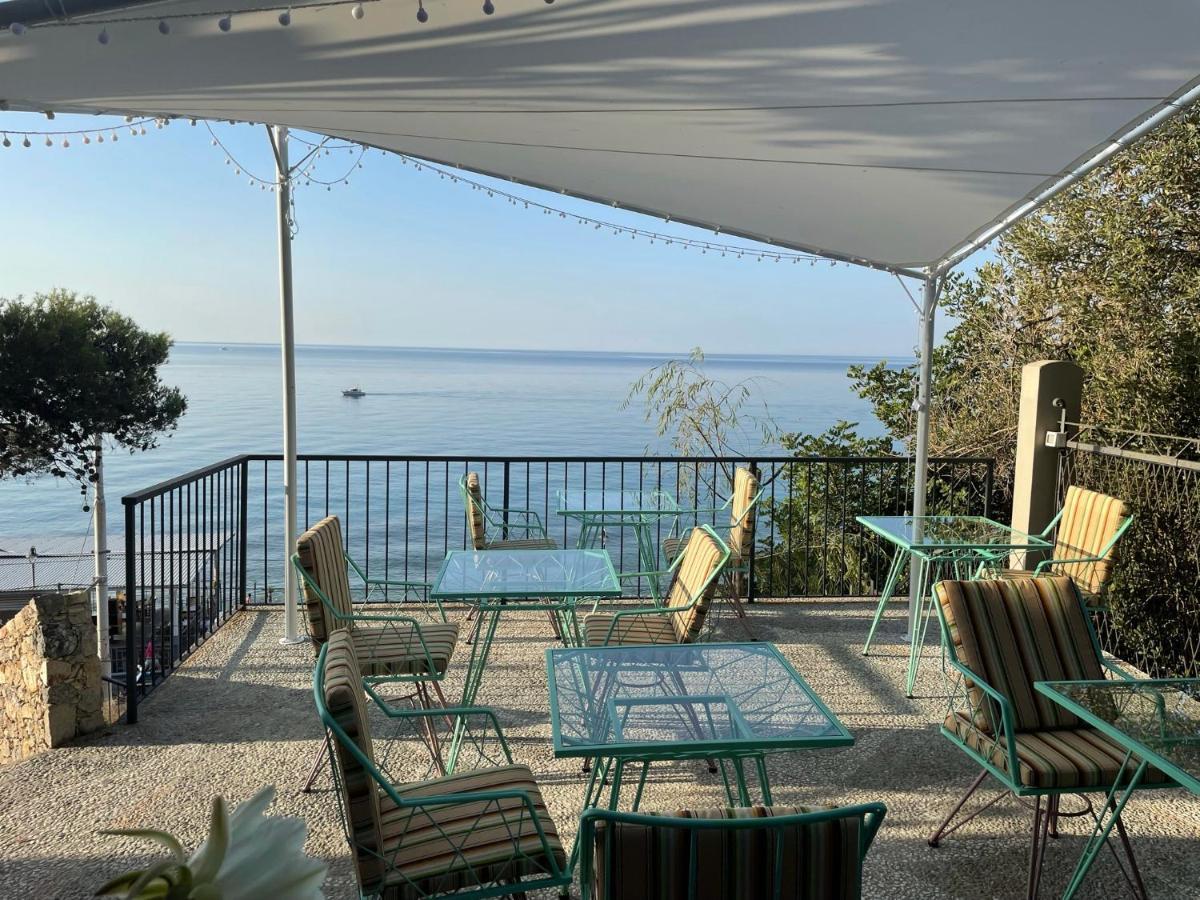 Villino Saraceno Rostain Bed & Breakfast *